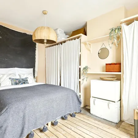 Ermitage . Glamourous Near Pere Lachaise Paris